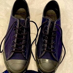 Converse dark blue men sneaker used very good condition